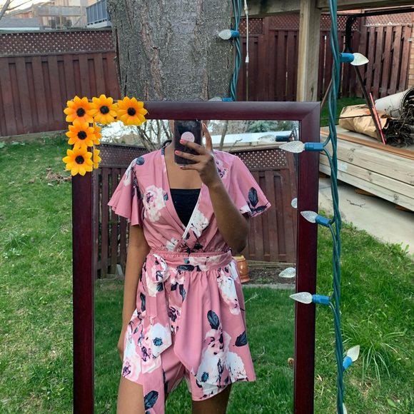 pink floral romper - Picture 3 of 4